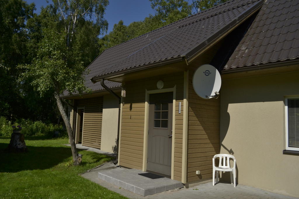 Mere Holiday House Salme Exterior photo